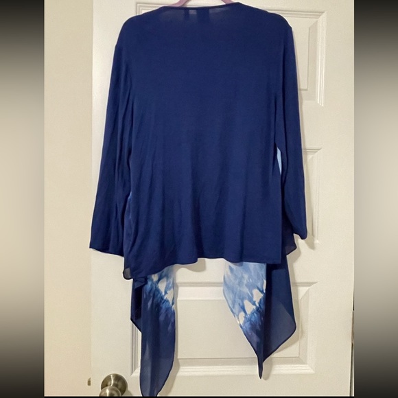 Rafaela Large Shawl W/sleeves, front handkerchief hem  Polyester & Spandex, Sz L - Picture 7 of 9